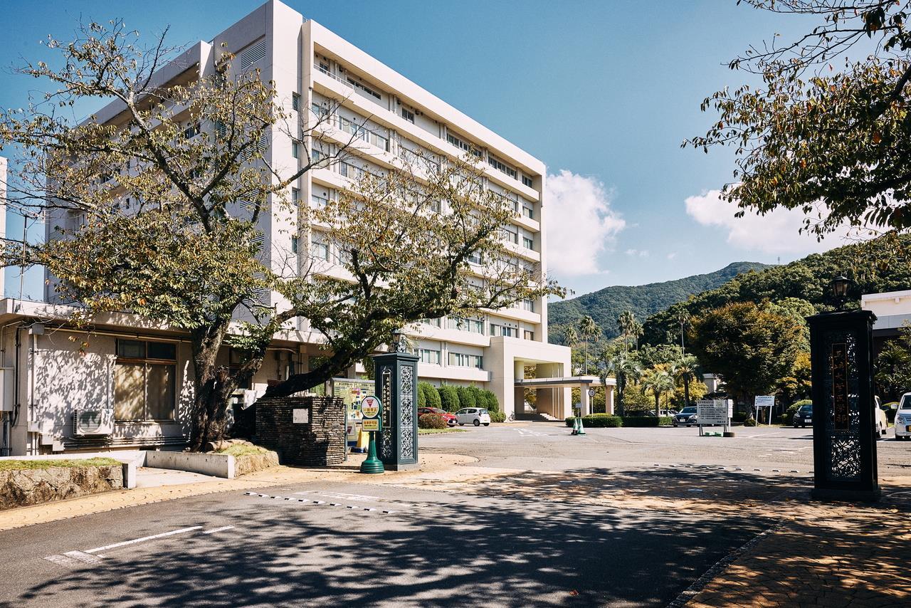 大学・短大　国立長崎大学医学部（大学・短大）まで554m