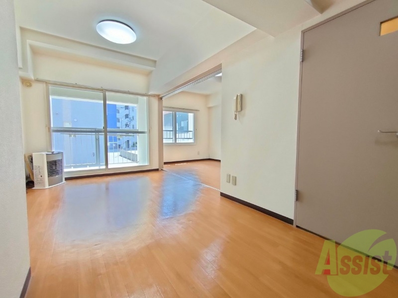 居室・リビング　広くてキレイなお部屋が広がっていて、充実した生活が送れそう。