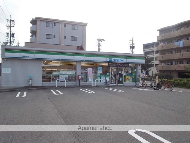 コンビニ　ファミリーマート（コンビニ）まで348m