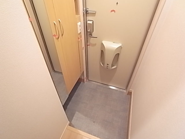 玄関　収納もある玄関です