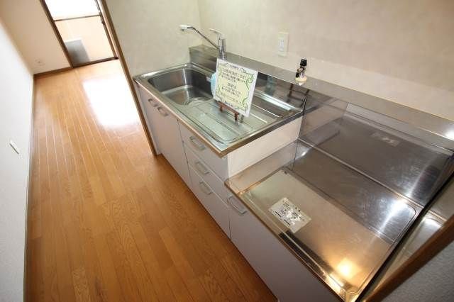 キッチン　写真は別号室です。