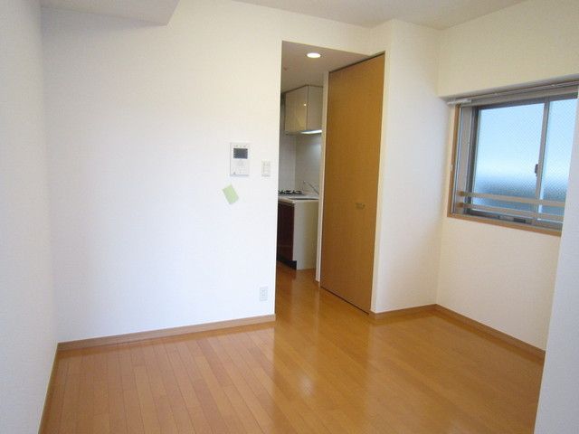 居室・リビング　角部屋２面採光のお部屋です。