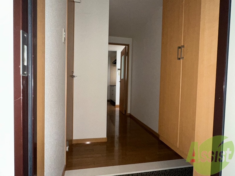 玄関　玄関でございます。毎日の出入りはこちらから。