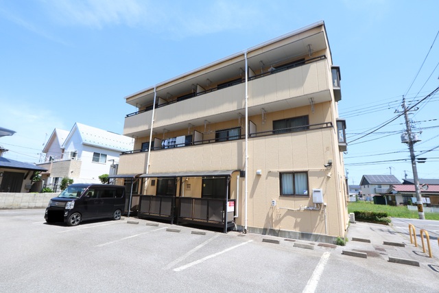 建物外観　☆周辺施設充実の立地☆