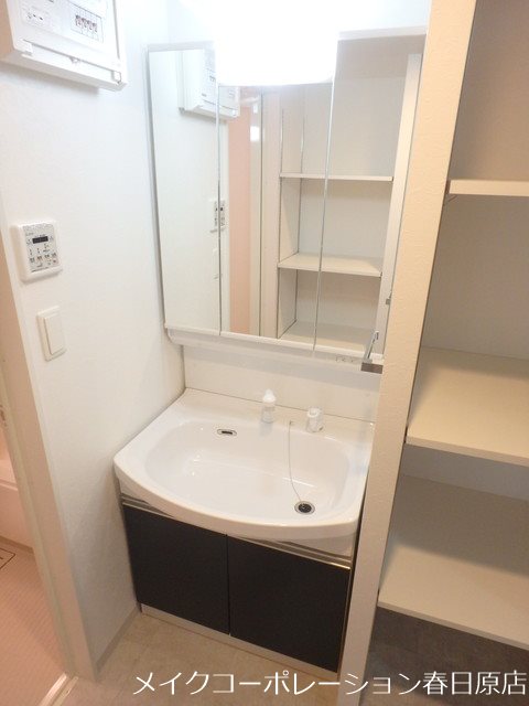 洗面設備　写真は同型タイプ