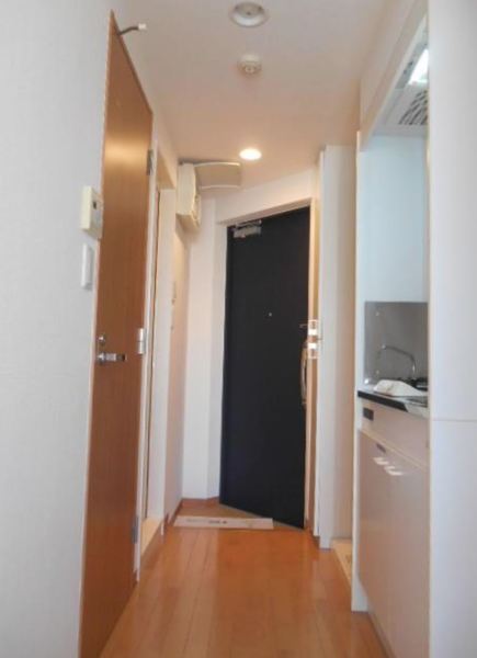玄関　※別部屋参考写真
