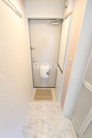 玄関　同物件の参考写真です。