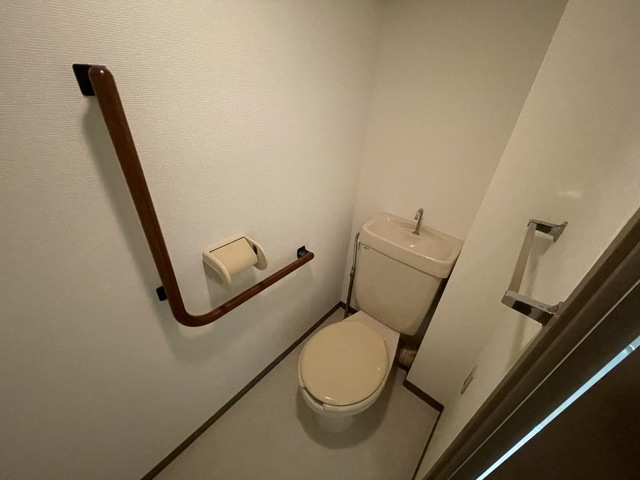 トイレ　別部屋参考写真です
