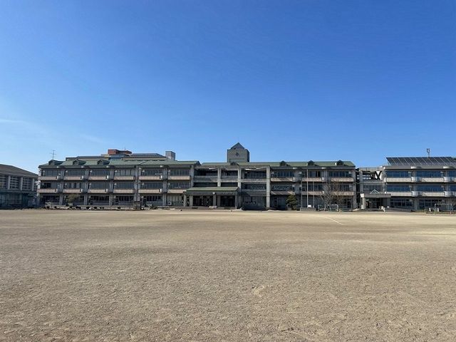 小学校　大崎市立古川第五小学校（小学校）まで900m