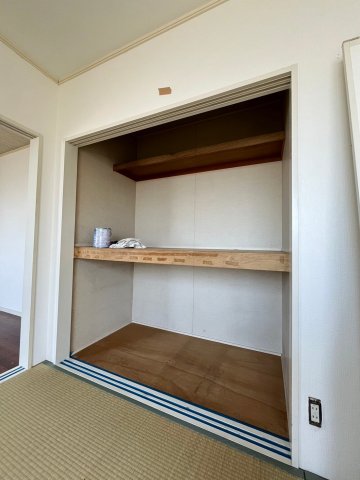 収納　同物件、別号室の写真です。