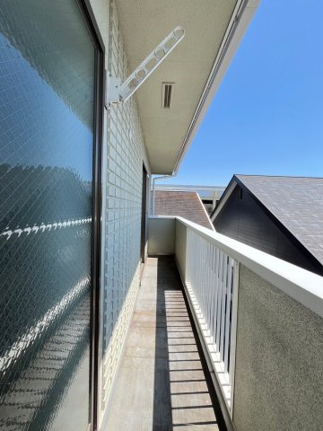 バルコニー　同物件、別号室の写真です。