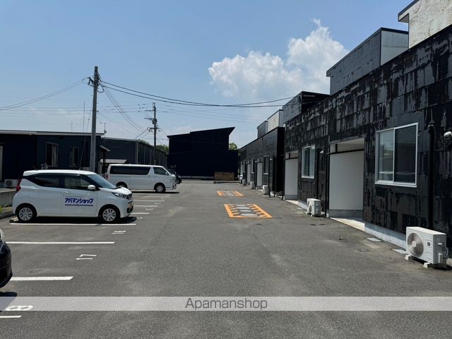 駐車場　駐車場