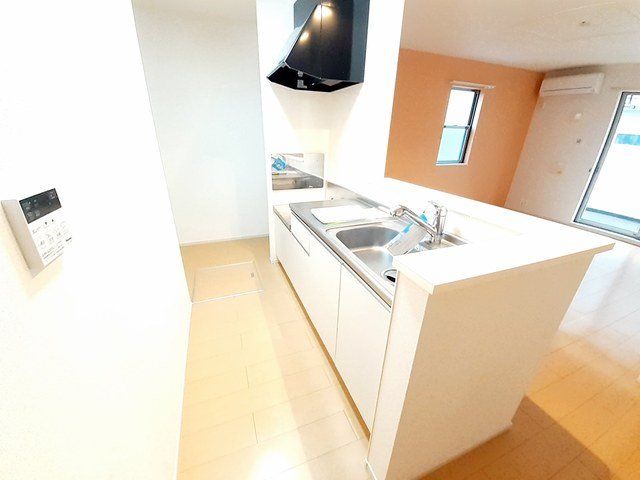 キッチン　コンパクトなキッチンで掃除もラクラク