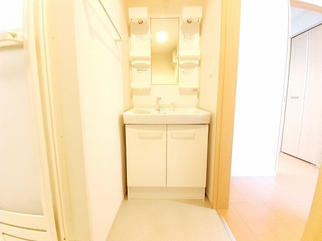 洗面設備　使いやすい洗面所です