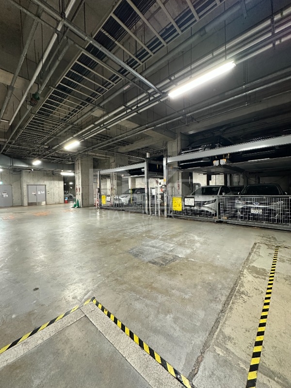 駐車場　※地下１Ｆ（エレベータ直結）の駐車場
