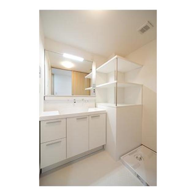 洗面設備　※写真は同タイプ住戸です。