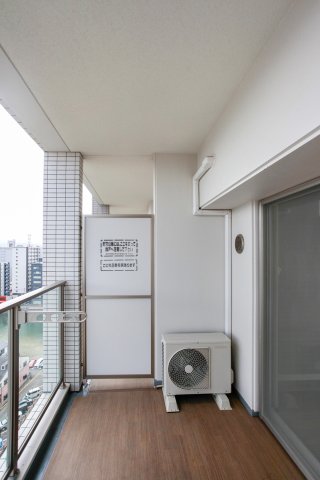 バルコニー　別号室です、現状優先になります。