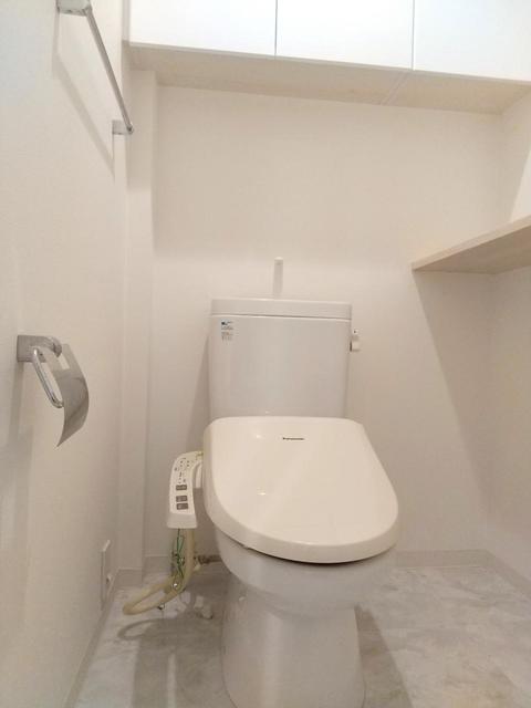 トイレ　リノベーション実施中