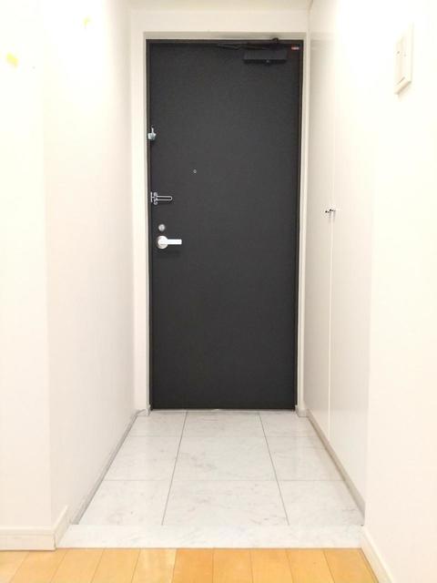 玄関　リノベーション実施中
