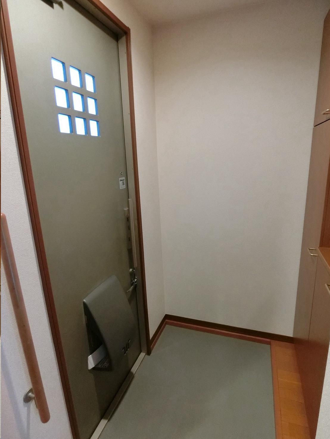 玄関　玄関にはシューズボックスがあります。