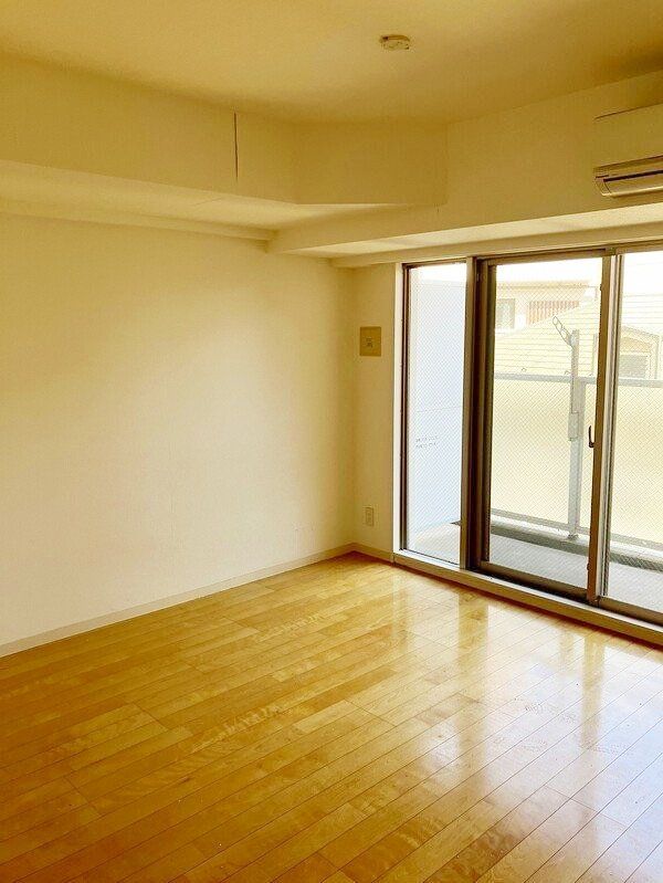居室・リビング　※同タイプの別のお部屋です。