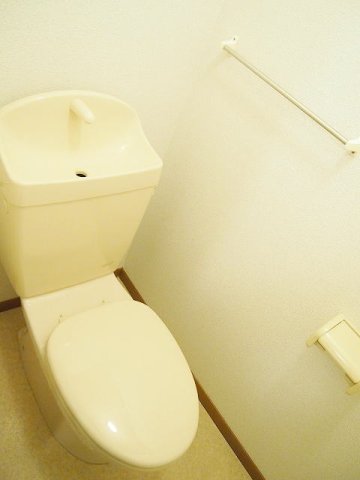 トイレ　落ち着いたトイレです