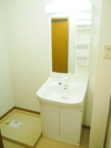 洗面設備　コンパクトで使いやすい洗面所