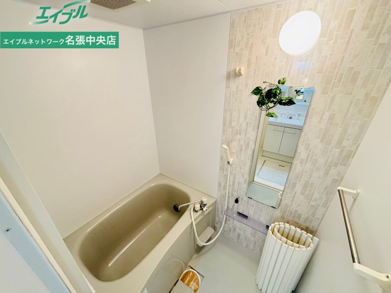 バス・シャワールーム　同タイプの部屋写真です。