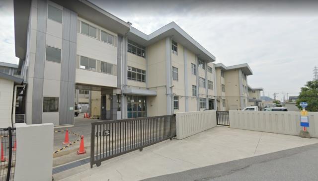 小学校　姫路市立糸引小学校（小学校）まで700m