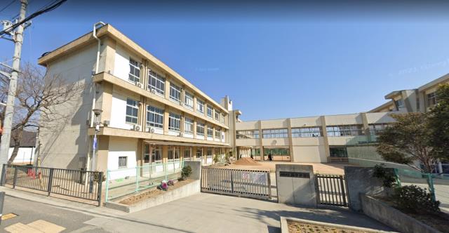 中学校　姫路市立灘中学校（中学校）まで2000m