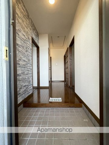 ＪＲ東海道本線 鷲津駅 徒歩17分 4階建 築31年の玄関写真