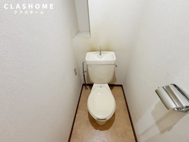 トイレ　同物件の別部屋になります。
