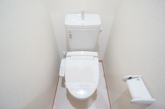 トイレ　別部屋の参考写真です。