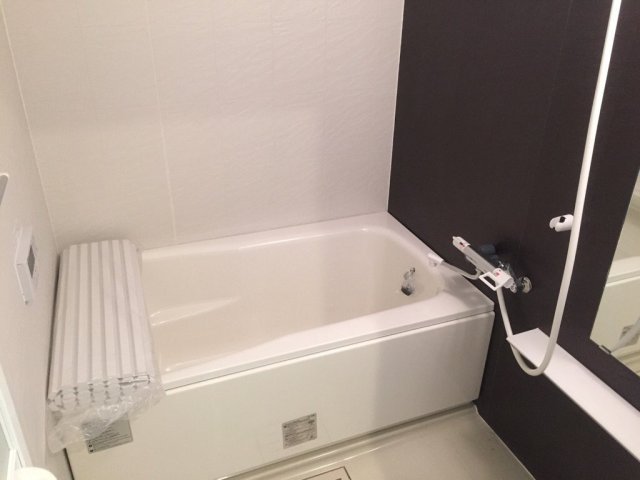 バス・シャワールーム　写真は反転のお部屋です