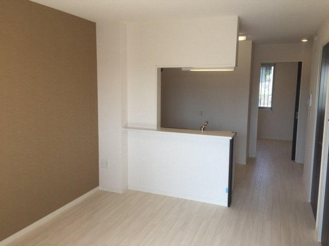居室・リビング　写真は反転のお部屋です