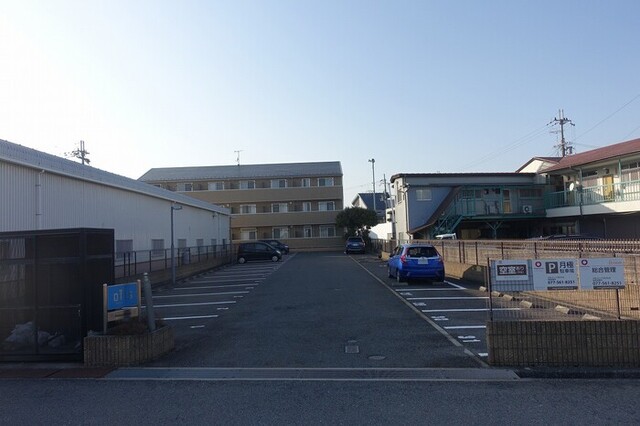 駐車場　駐車場