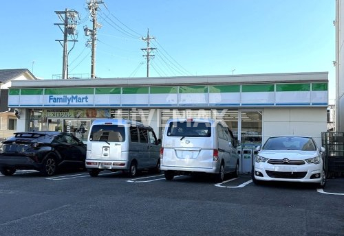 コンビニ　ファミリーマート 児玉西店（コンビニ）まで398m