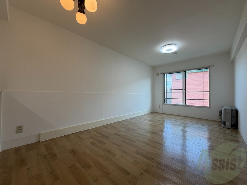 居室・リビング　広くてキレイなお部屋が広がっていて、充実した生活が送れそう。