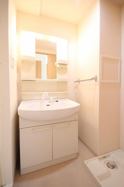 洗面設備　※お部屋により仕様が異なる場合があります。