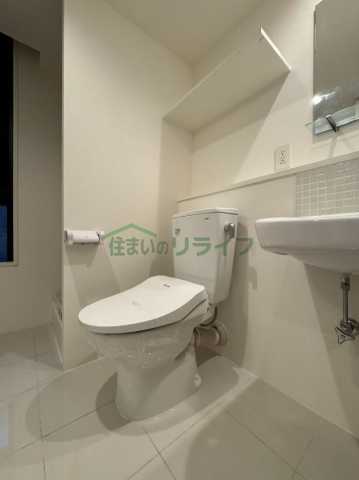 LAPiS COURT YOTSUYAのトイレ写真