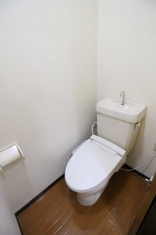 トイレ　温水洗浄便座つき