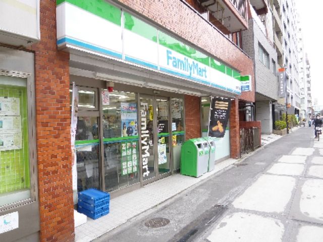 コンビニ　ファミリーマート勝どき駅前店（コンビニ）まで634m