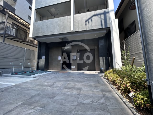 エントランス　ファーストフィオーレ江坂垂水町II　エントランス