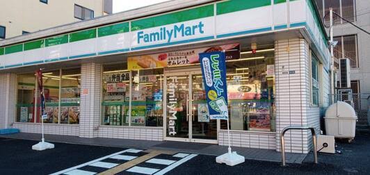 コンビニ　ファミリーマート神鉄谷上駅前店（コンビニ）まで275m