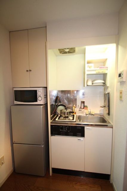 キッチン　家具は現在無し