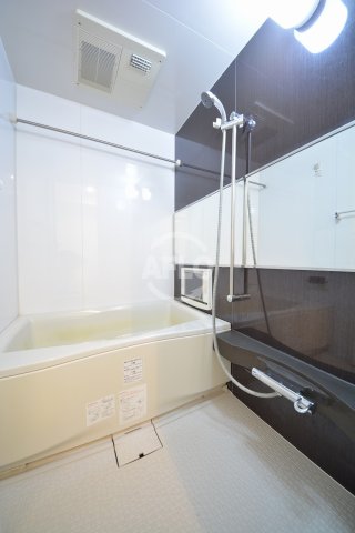 バス・シャワールーム　GALLERY谷町（ギャラリー谷町）　浴室換気乾燥暖房機付バ