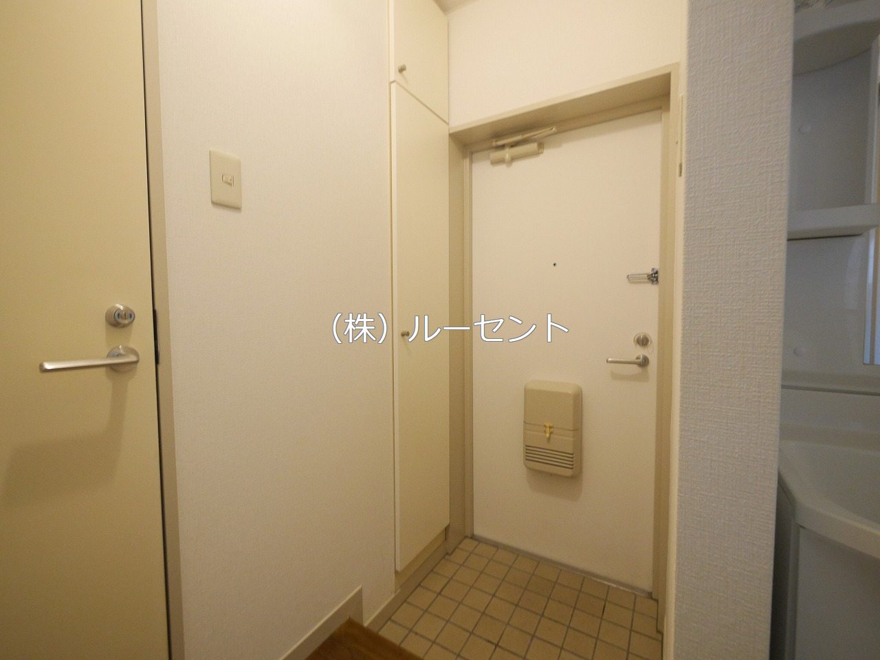 ＪＲ山手線 大塚駅 徒歩4分 8階建 築39年の玄関写真