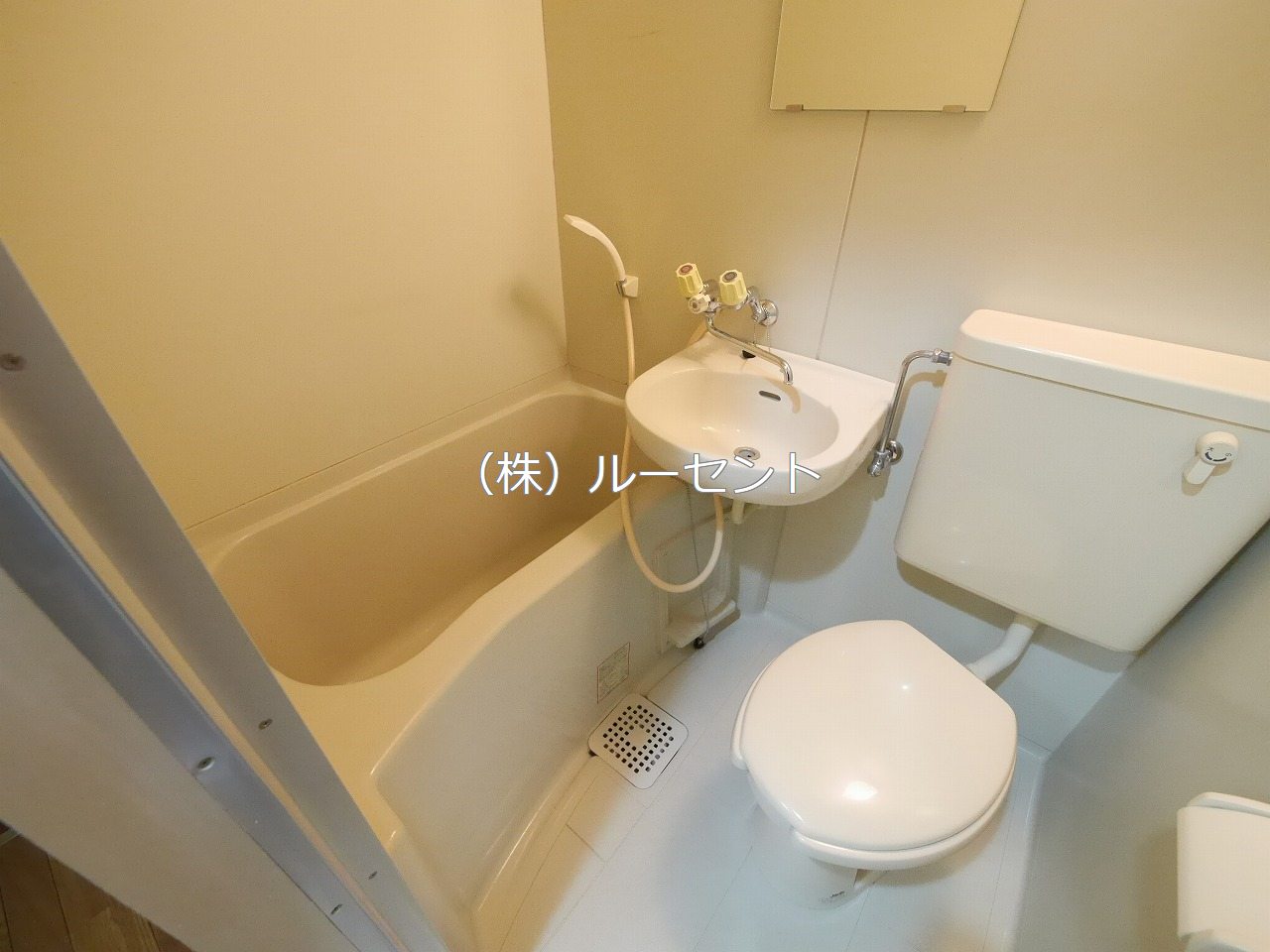 ＪＲ山手線 大塚駅 徒歩4分 8階建 築39年の風呂写真