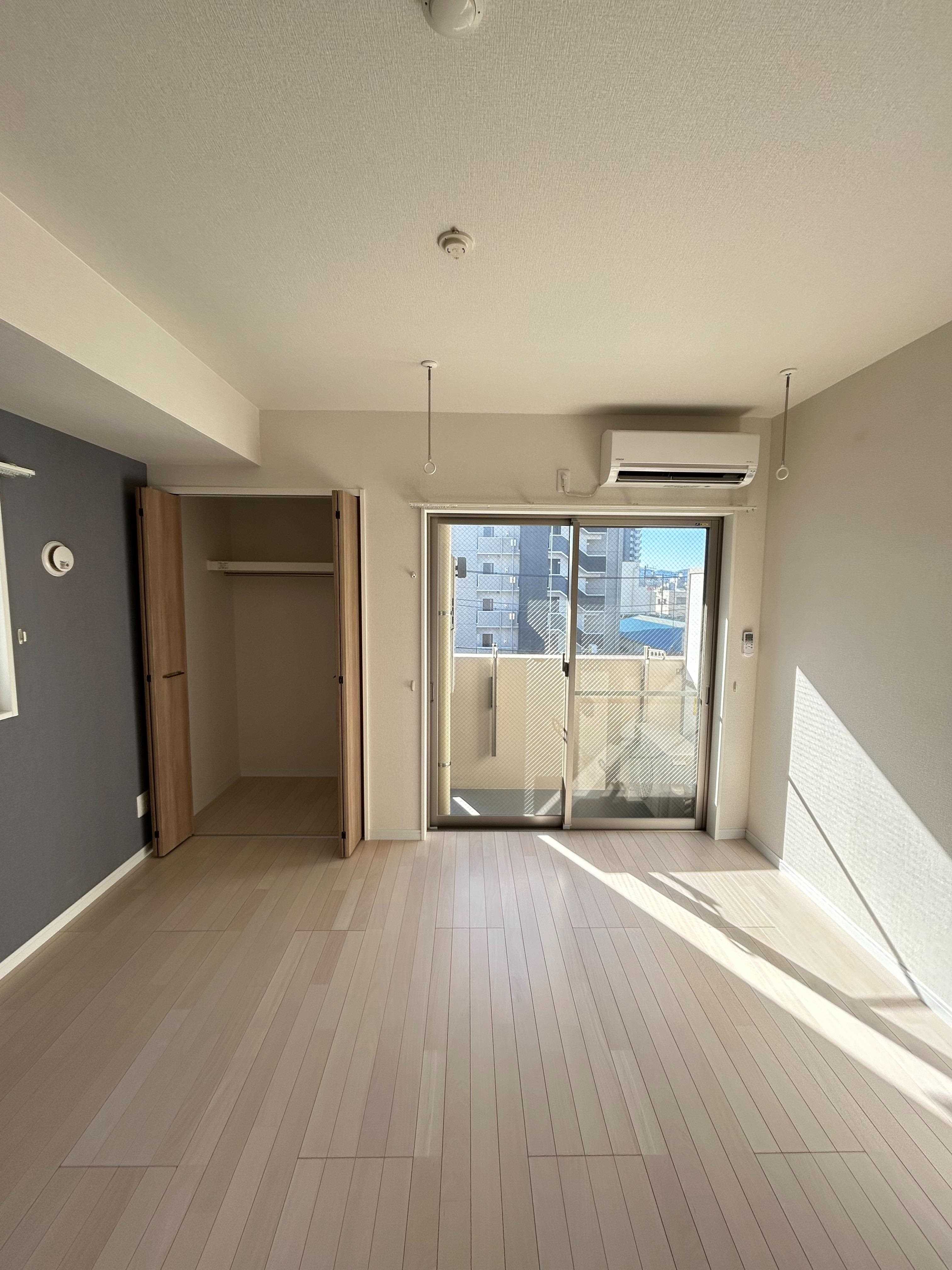 居室・リビング　全室角部屋で日当たり、風通し良好です！