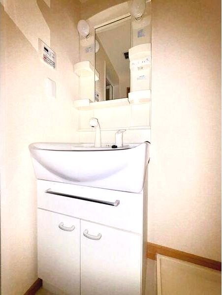 バルコニー　浴室乾燥機完備